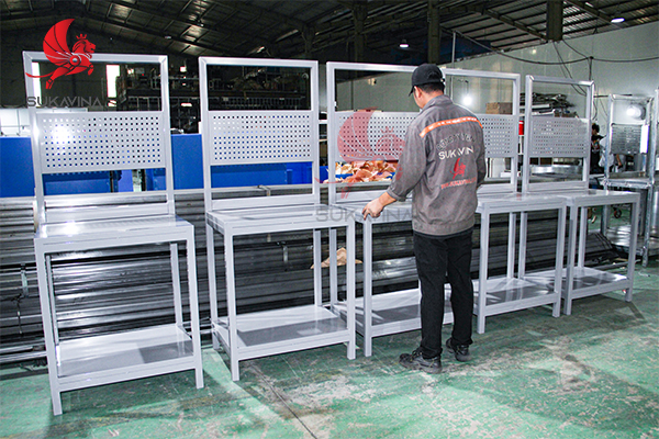 G&iacute;a b&agrave;n thao t&aacute;c khung th&eacute;p sơn tĩnh điện